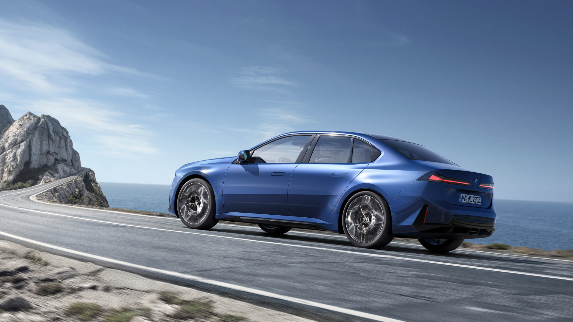 SMALL_P90632491_highRes_the-new-bmw-i3-50-xd